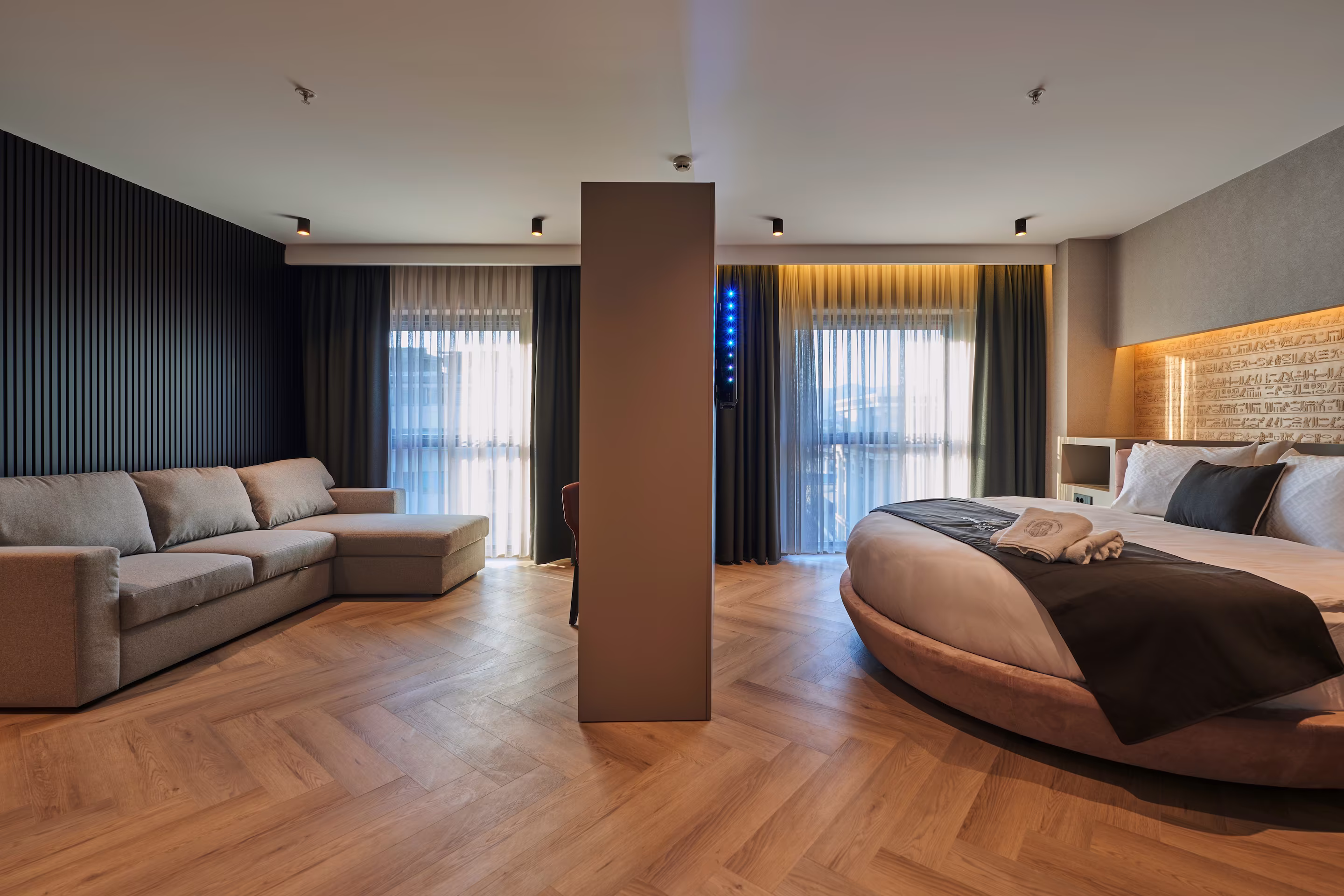 Ramses-hotel-izmir-odalar-king-suite-01