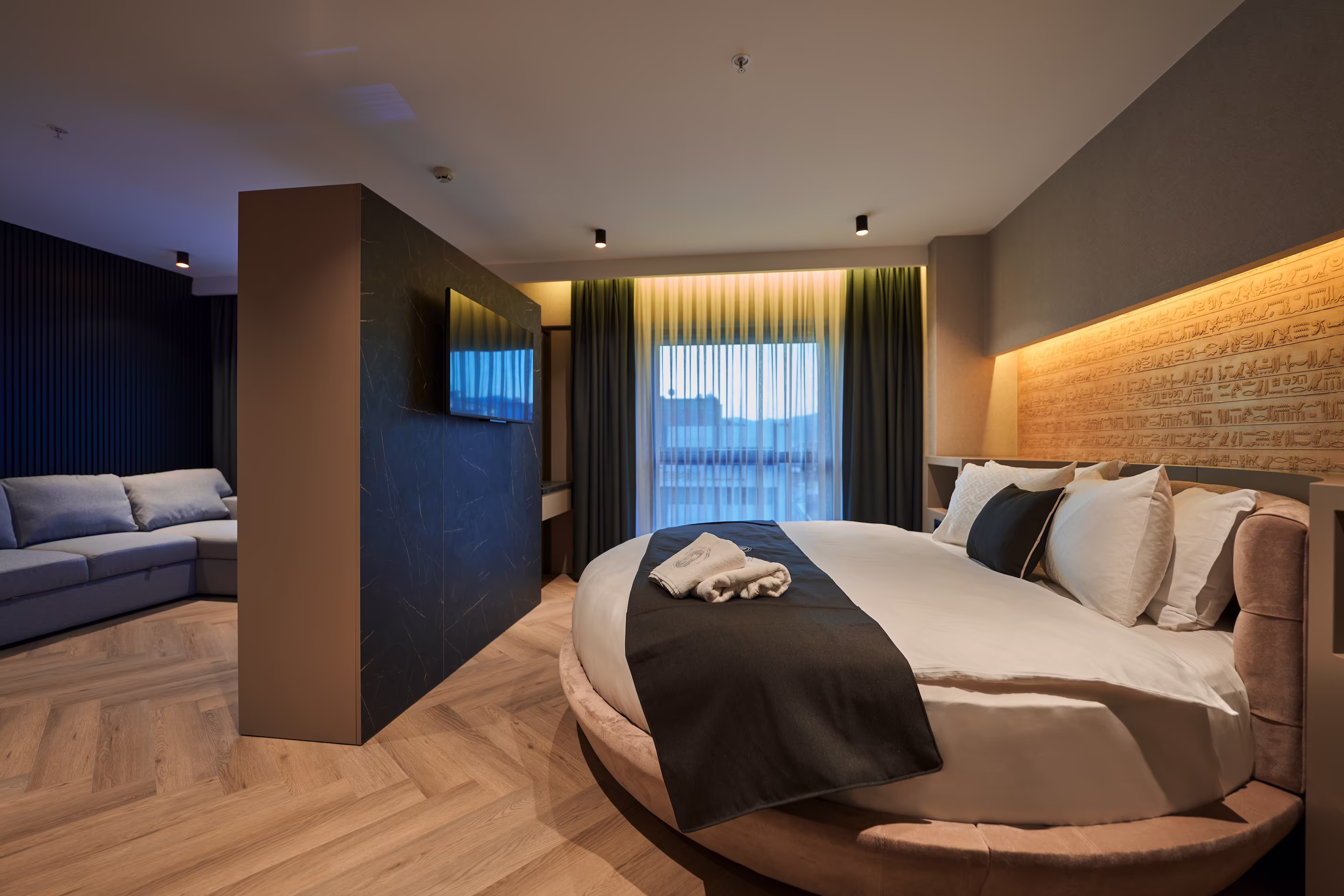 Ramses-hotel-izmir-odalar-king-suite-06