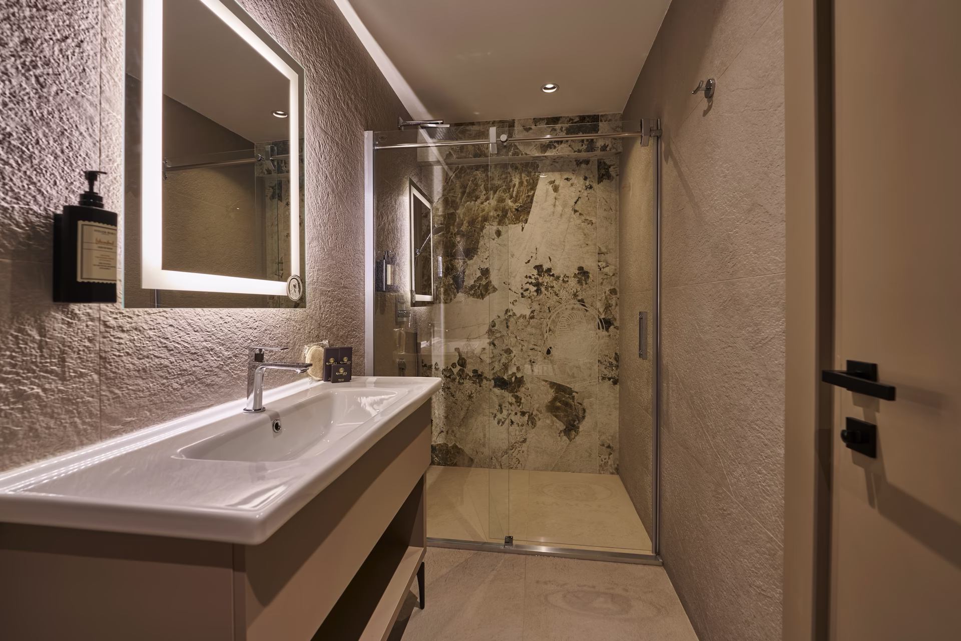 ramses-hotel-izmir-cift-kisilik-oda-01